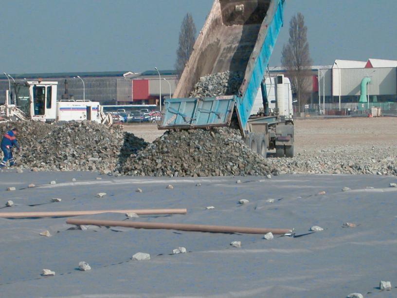 Car storage, Chartres de Bretagne