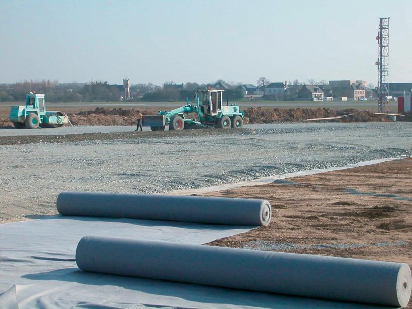 Car storage, Chartres de Bretagne